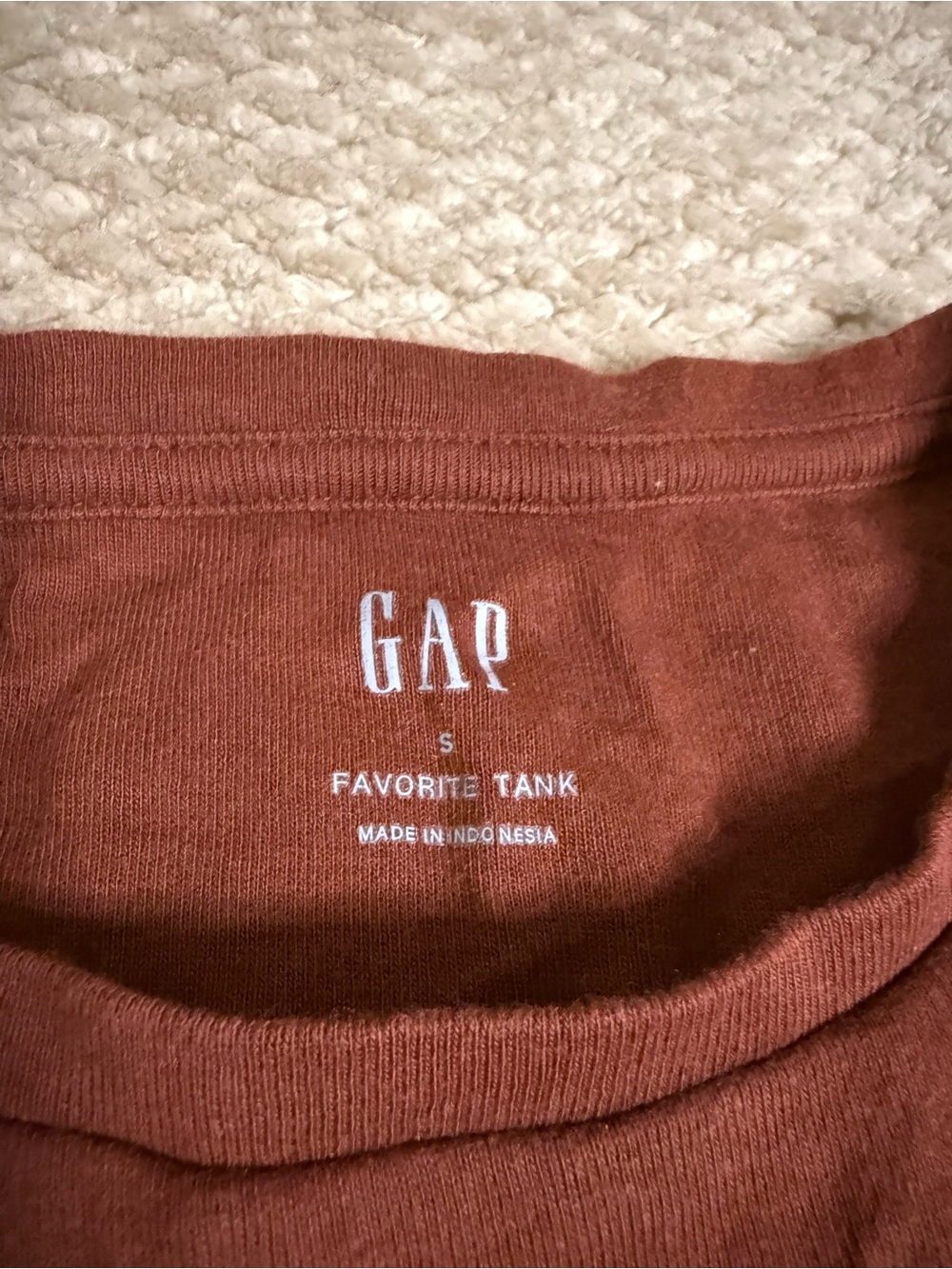 GAP Rust Red Muscle Tank Top - Picture 2 of 2
